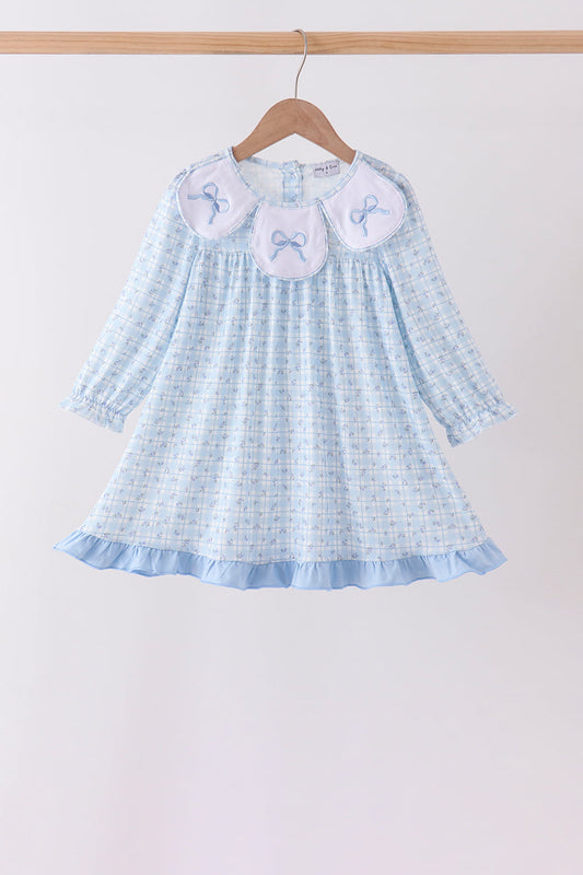 Blue bow embroidery dress