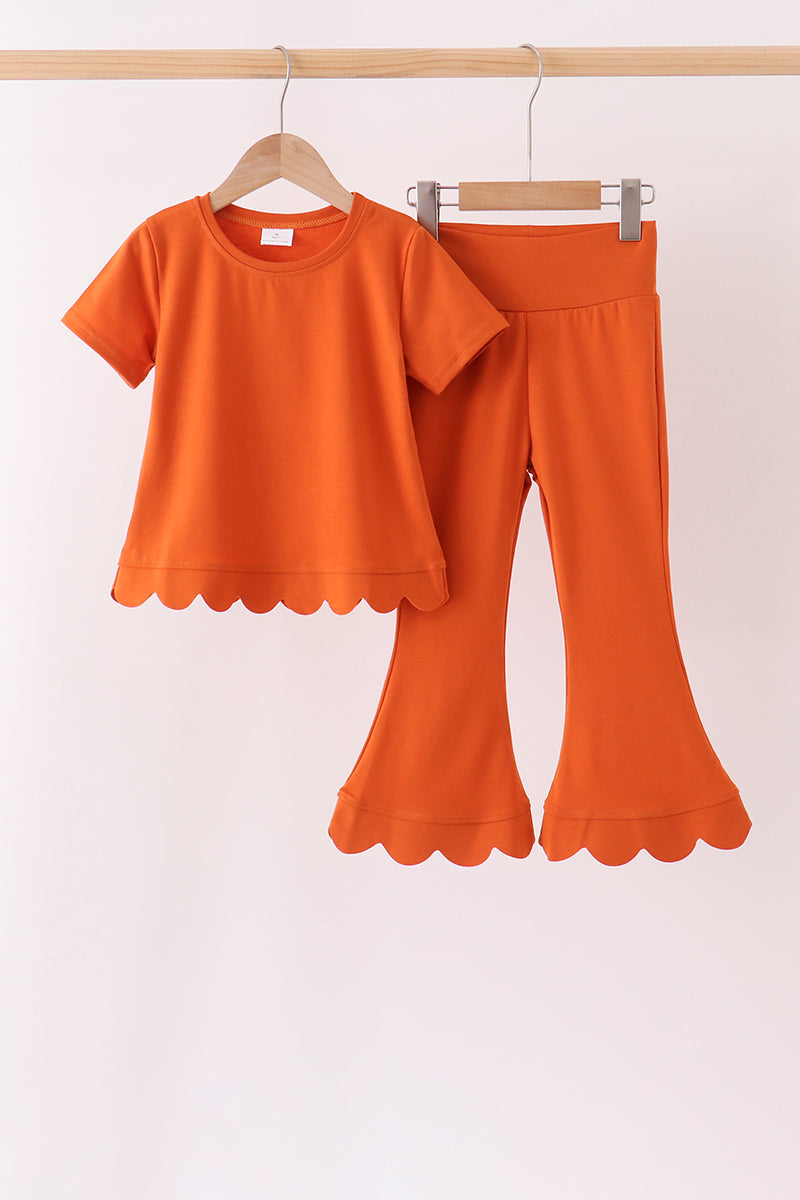 Orange scalloped active pants set