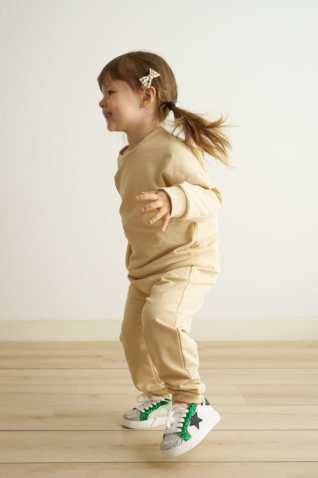 Beige sweatshirt & pants set