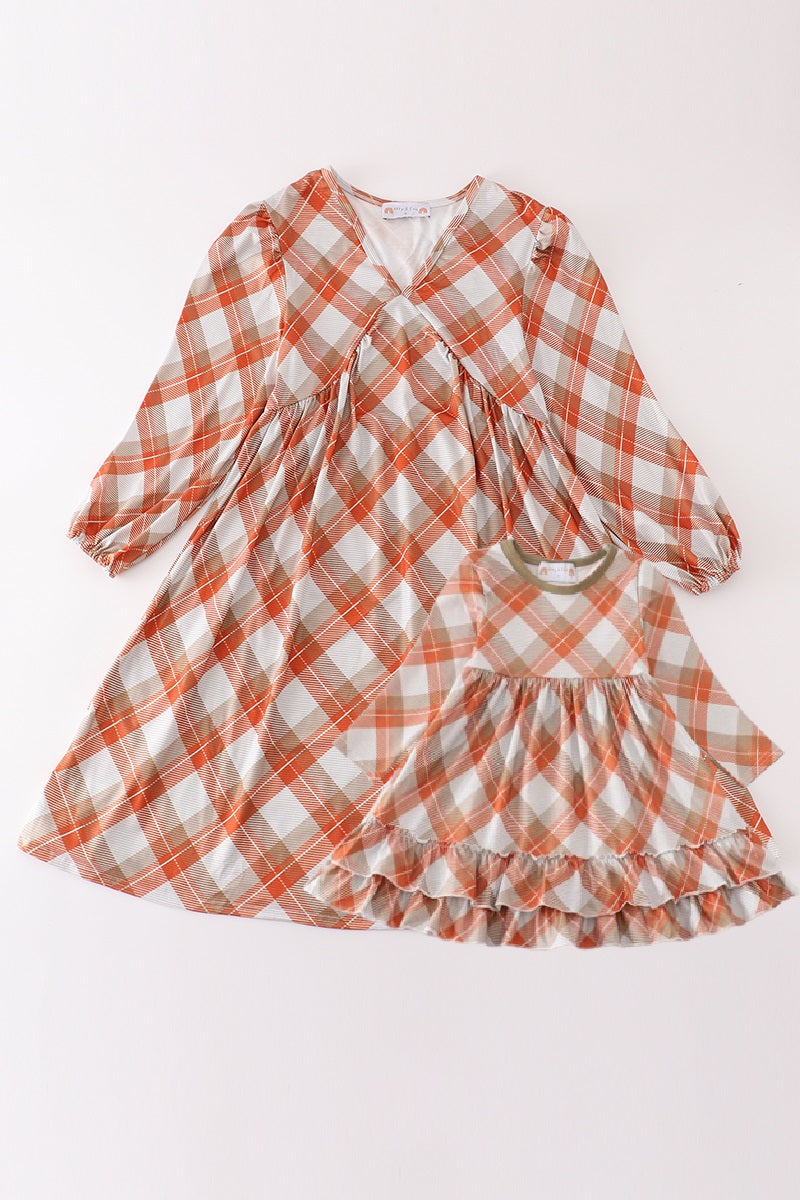 Khaki gingham mom&me dress