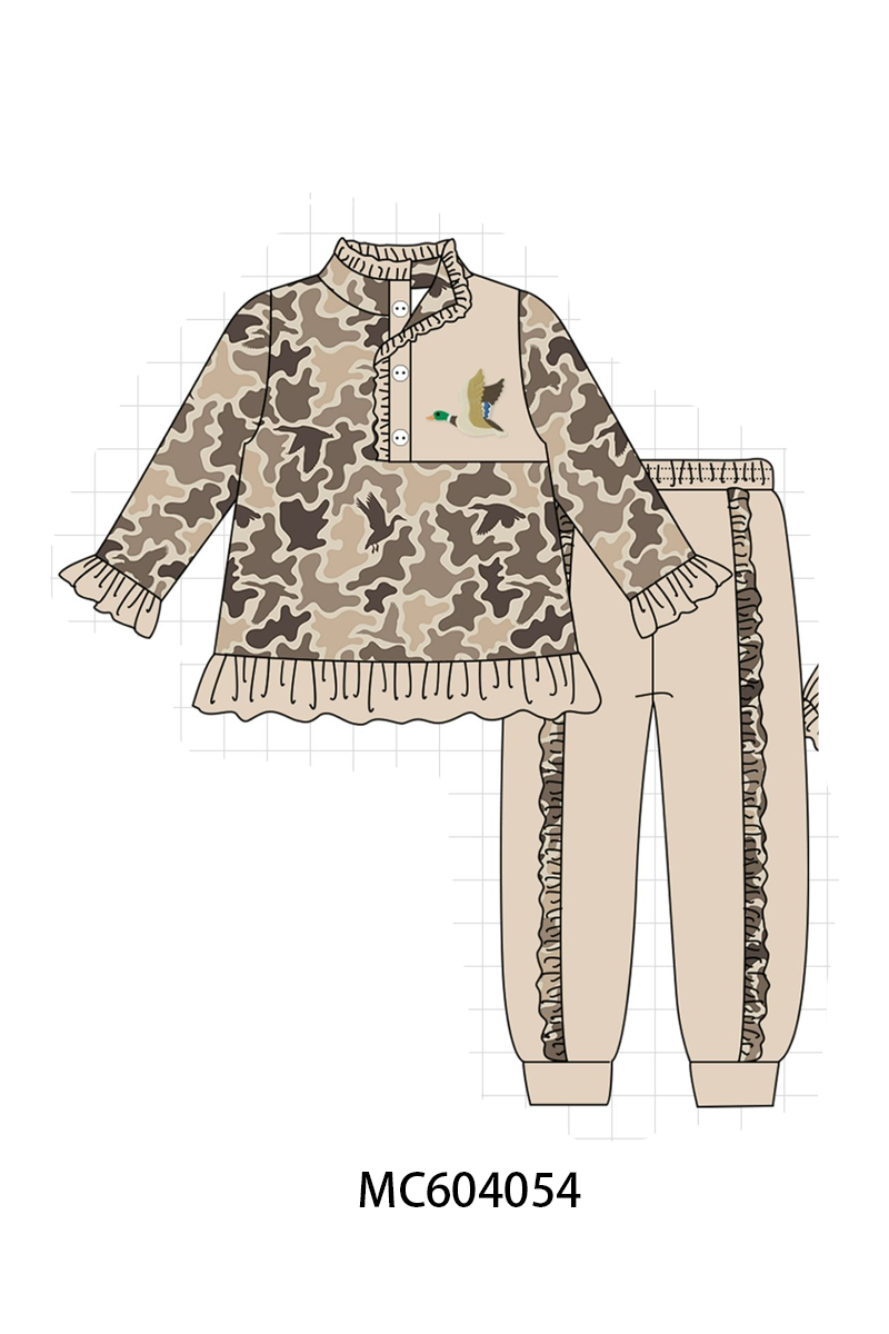 Camouflage duck embroidery ruffle jogger set