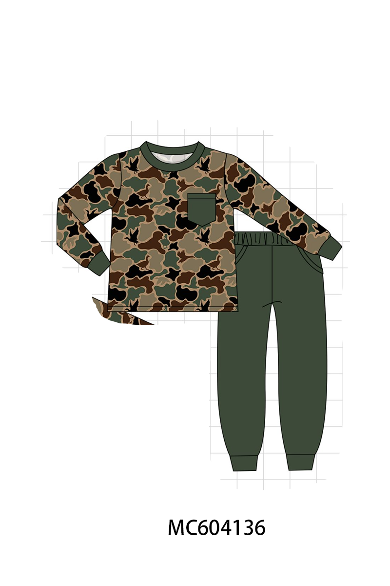Green camouflage pocket jogger set